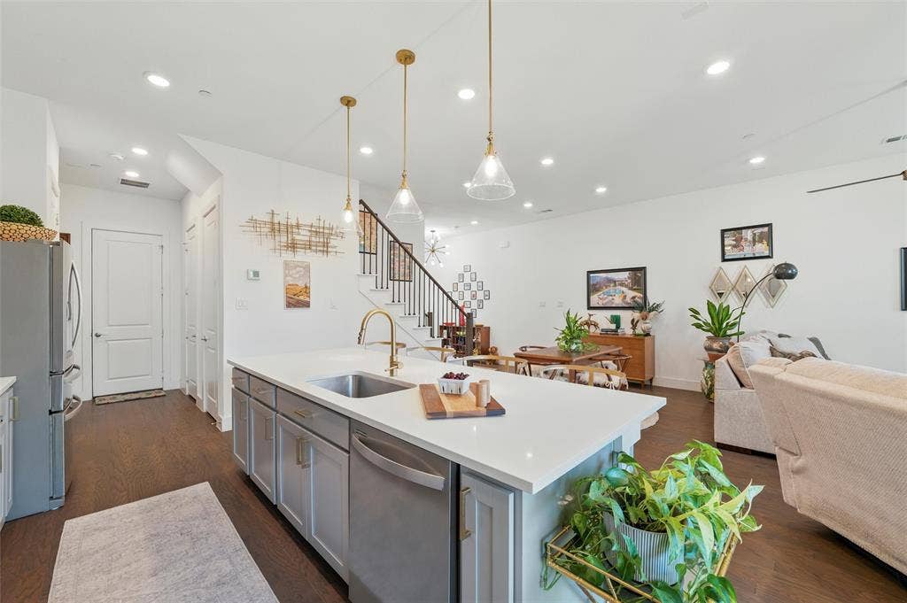 1078 Maverick Drive, Allen, TX 75013 1078 Maverick Drive, Allen, TX 75013