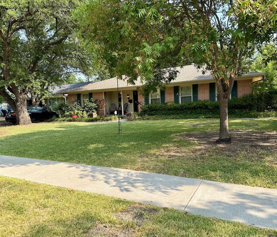 Property photo for 3548 Waldorf Drive, Dallas, TX