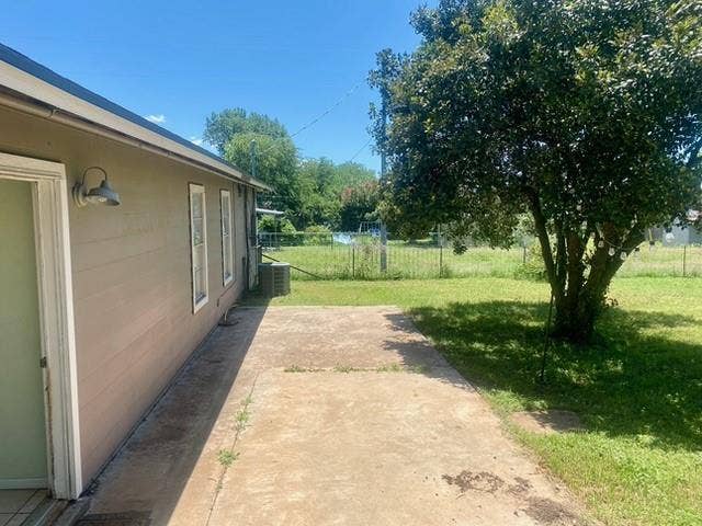 720 N West Street, Burnet, TX 78611 720 N West Street, Burnet, TX 78611