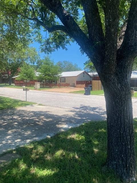 720 N West Street, Burnet, TX 78611 720 N West Street, Burnet, TX 78611