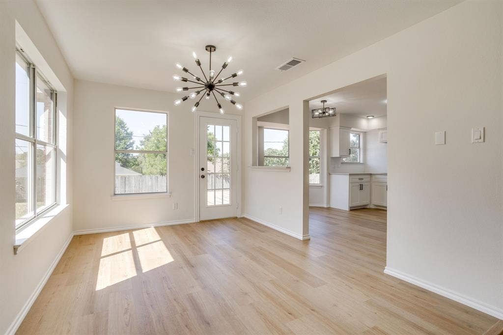 4608 Bayonne Court, Arlington, TX 76016 Formal dining area!