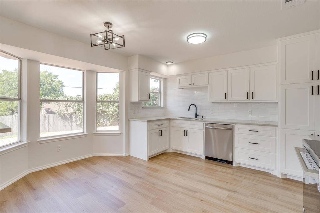 4608 Bayonne Court, Arlington, TX 76016 New granite counter tops