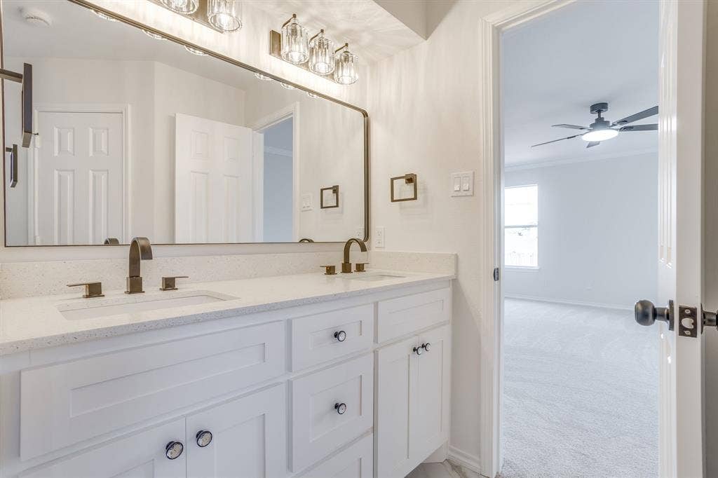 4608 Bayonne Court, Arlington, TX 76016 Completely updated!