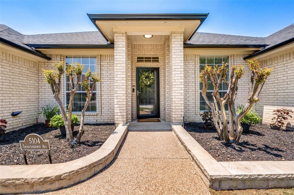5104 Independence Avenue, Arlington, TX 76017