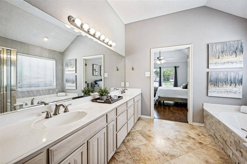 5104 Independence Avenue, Arlington, TX 76017