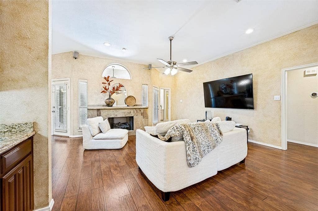 5104 Independence Avenue, Arlington, TX 76017