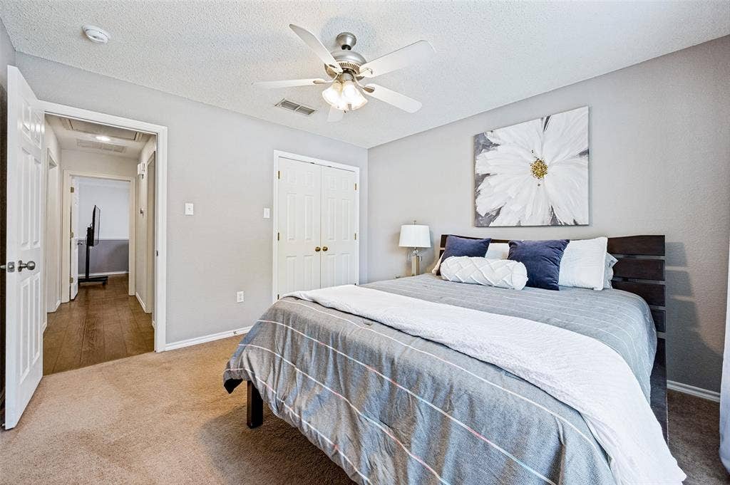 5104 Independence Avenue, Arlington, TX 76017