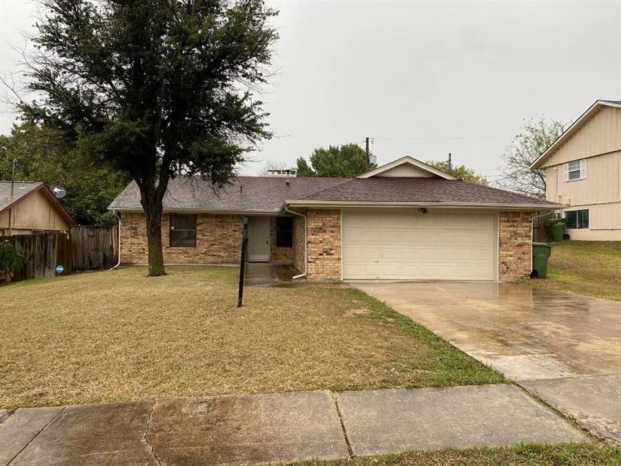 Property photo for 1105 Montclair Drive, Garland, TX
