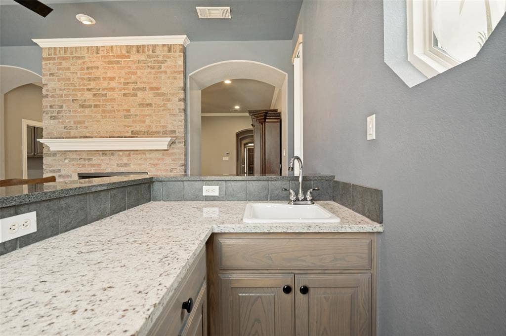 1533 Estates Way, Carrollton, TX 75006 1533 Estates Way, Carrollton, TX 75006