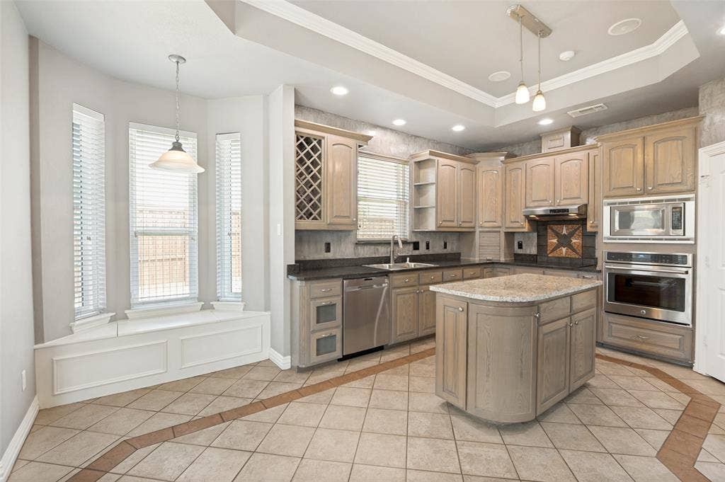 1533 Estates Way, Carrollton, TX 75006 1533 Estates Way, Carrollton, TX 75006