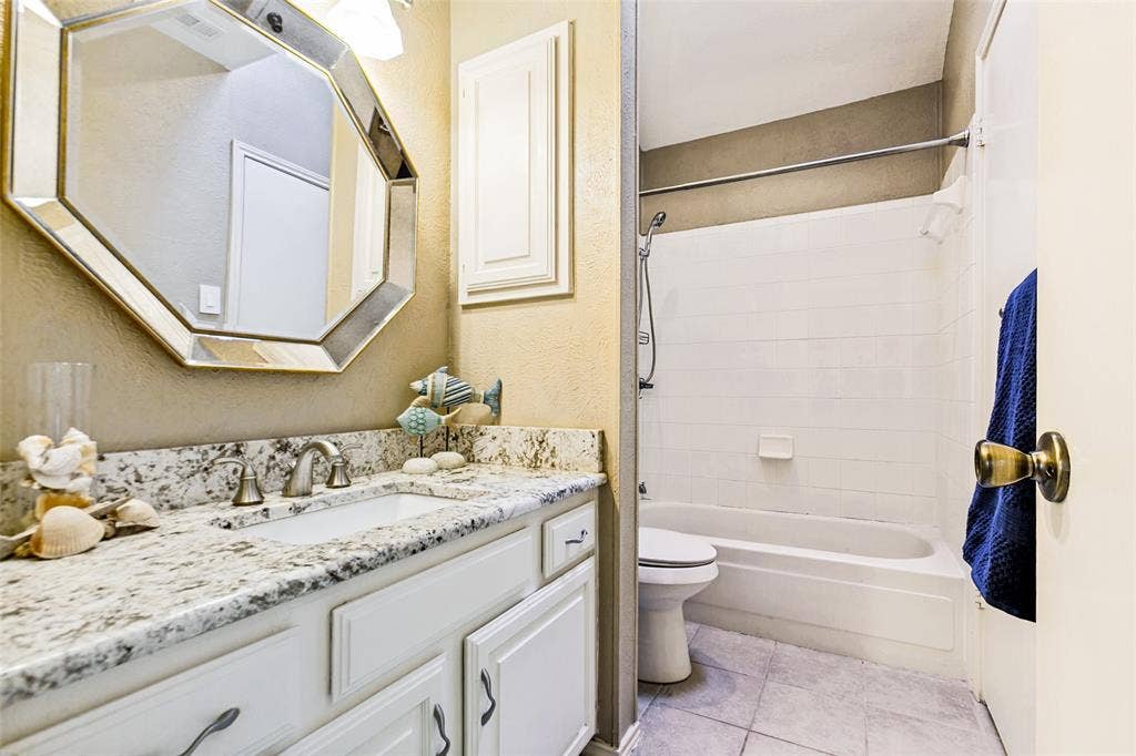 17490 Meandering Way, #604, Dallas, TX 75252