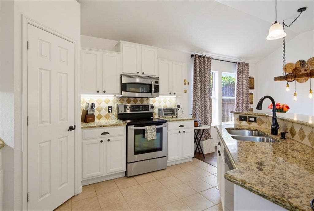 1400 Rancho Dominguez Road, Corinth, TX 76210 1400 Rancho Dominguez Road, Corinth, TX 76210