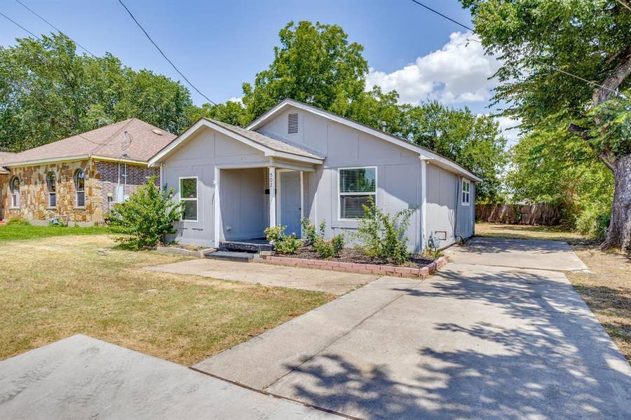 Property photo for 502 N Delaware Street, Irving, TX