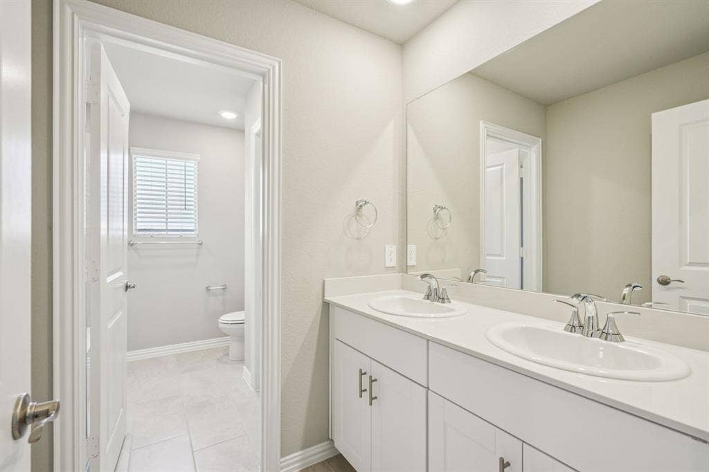 6202 Chickney Drive, Princeton, TX 75071 Photo is not of the actual home, but is an inspirational photo of builder’s model home and may depict options, furnishings, and/or decorator features that are not included.