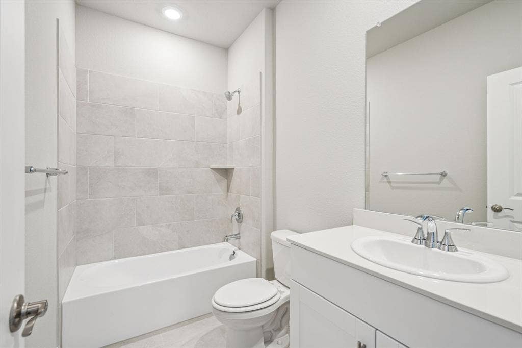 6202 Chickney Drive, Princeton, TX 75071 Photo is not of the actual home, but is an inspirational photo of builder’s model home and may depict options, furnishings, and/or decorator features that are not included.