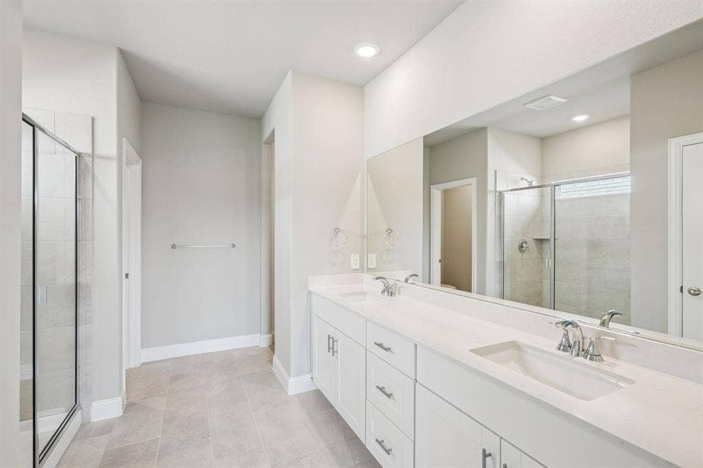 6202 Chickney Drive, Princeton, TX 75071 Photo is not of the actual home, but is an inspirational photo of builder’s model home and may depict options, furnishings, and/or decorator features that are not included.