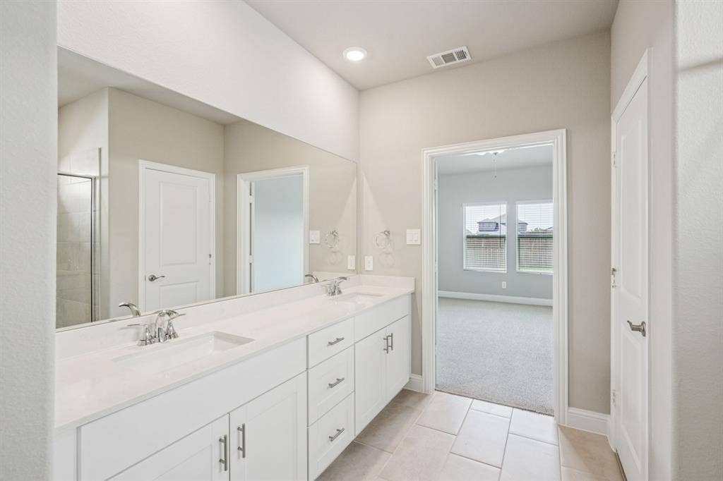 6202 Chickney Drive, Princeton, TX 75071 Photo is not of the actual home, but is an inspirational photo of builder’s model home and may depict options, furnishings, and/or decorator features that are not included.