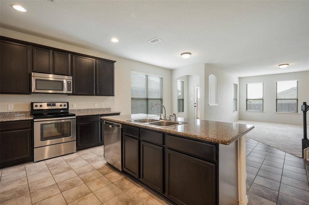 3416 Wavecrest Lane, Denton, TX 76208 3416 Wavecrest Lane, Denton, TX 76208