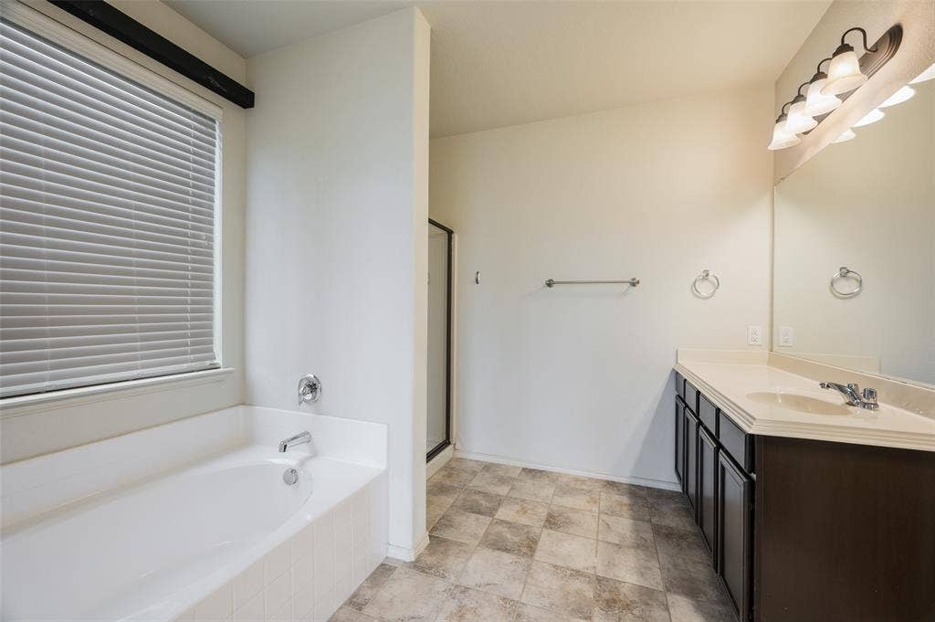 3416 Wavecrest Lane, Denton, TX 76208 3416 Wavecrest Lane, Denton, TX 76208