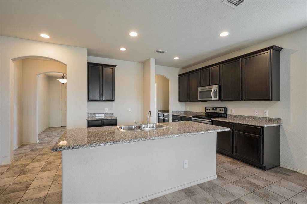 3416 Wavecrest Lane, Denton, TX 76208 3416 Wavecrest Lane, Denton, TX 76208