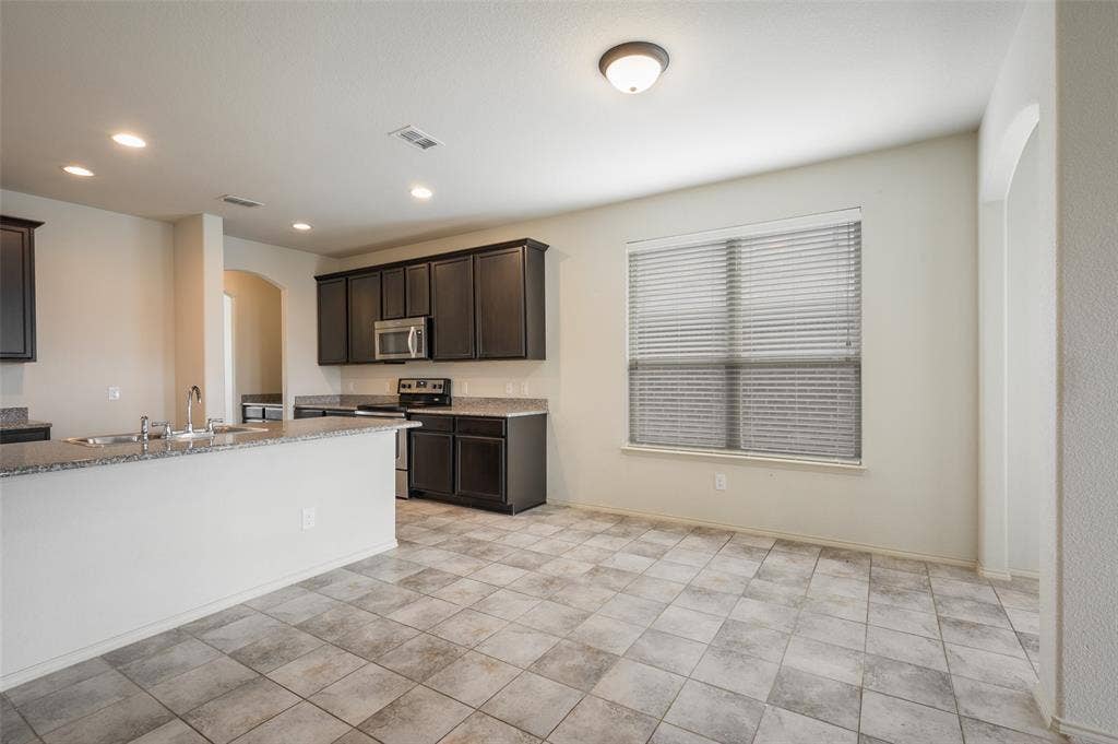 3416 Wavecrest Lane, Denton, TX 76208 3416 Wavecrest Lane, Denton, TX 76208