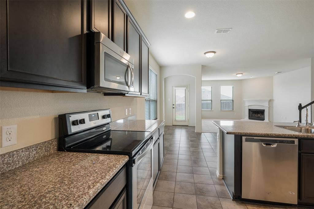 3416 Wavecrest Lane, Denton, TX 76208 3416 Wavecrest Lane, Denton, TX 76208