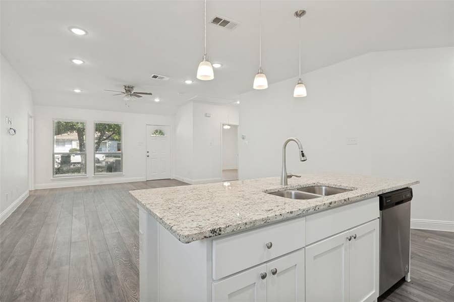 Property photo for 527 Ravenwood Drive, Dallas, TX
