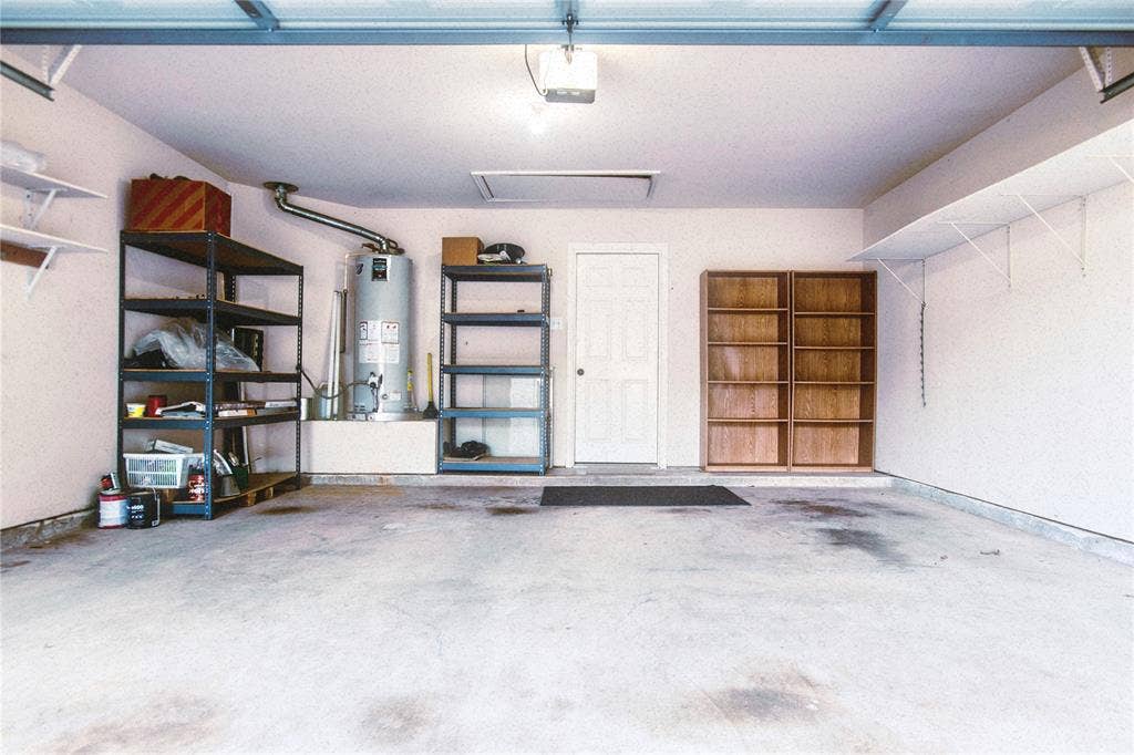 8017 Springmoss Drive, Plano, TX 75025 8017 Springmoss Drive, Plano, TX 75025