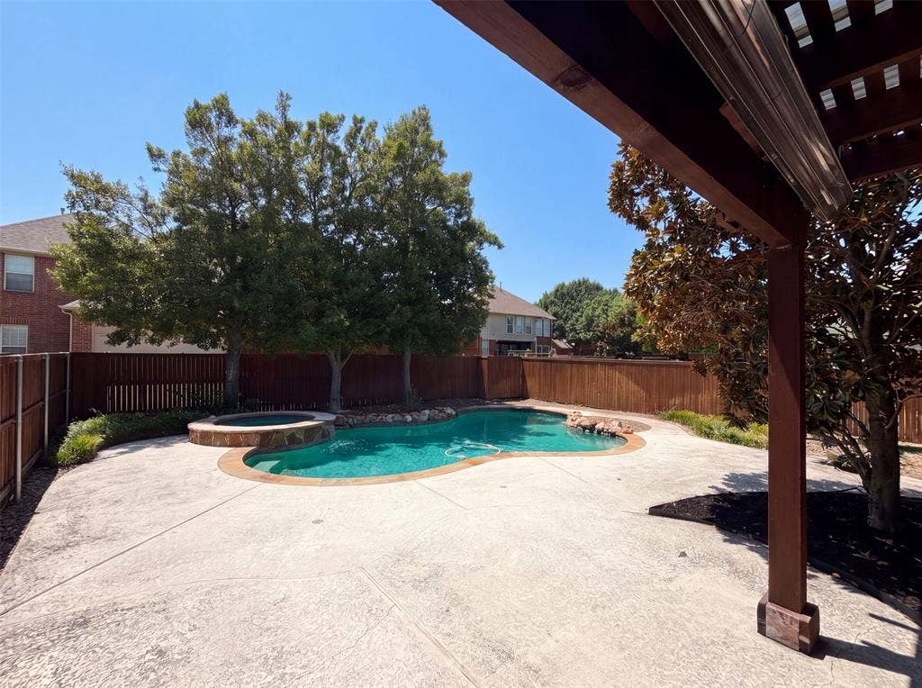7645 Hove Court, Plano, TX 75025 7645 Hove Court, Plano, TX 75025