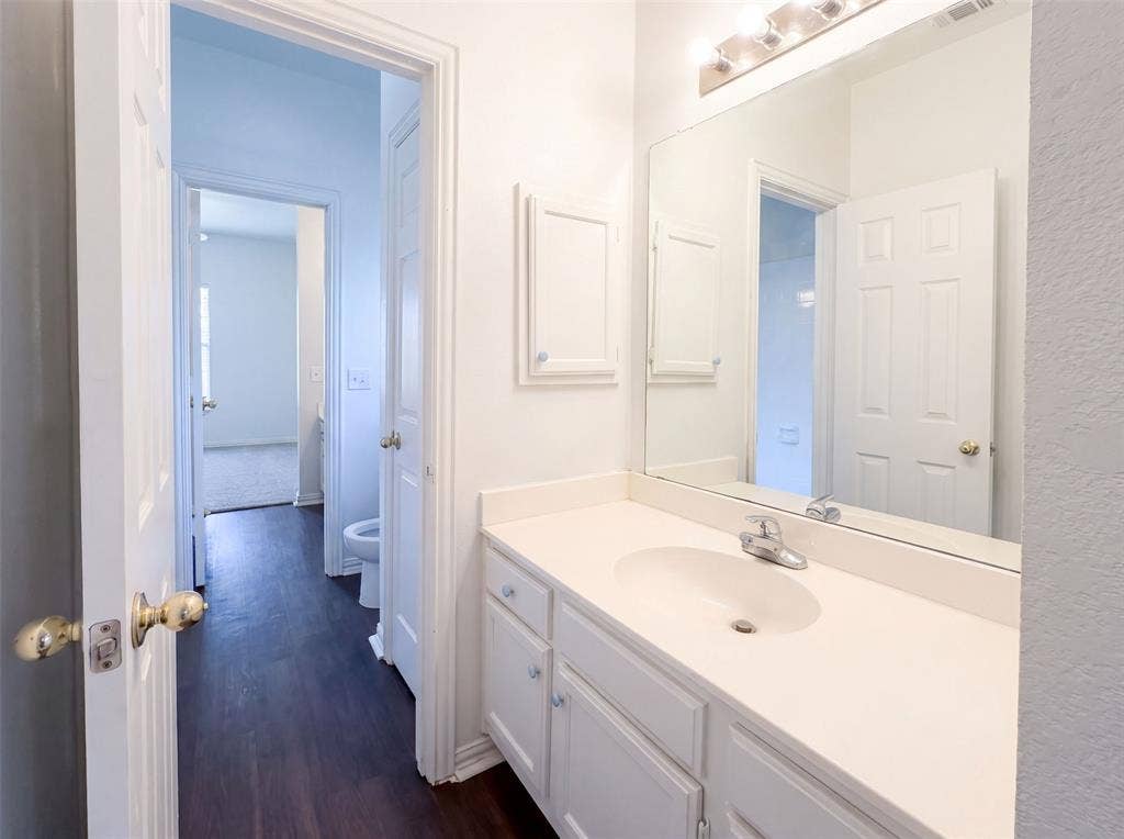 7645 Hove Court, Plano, TX 75025 7645 Hove Court, Plano, TX 75025