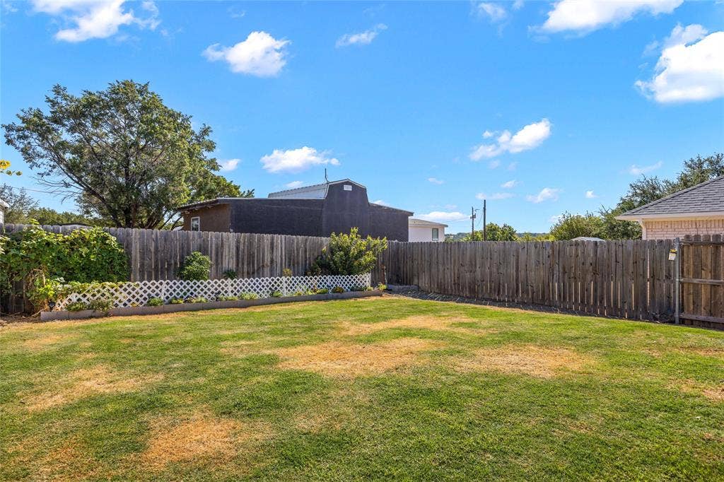 2605 Dove Trail, Granbury, TX 76048 2605 Dove Trail, Granbury, TX 76048