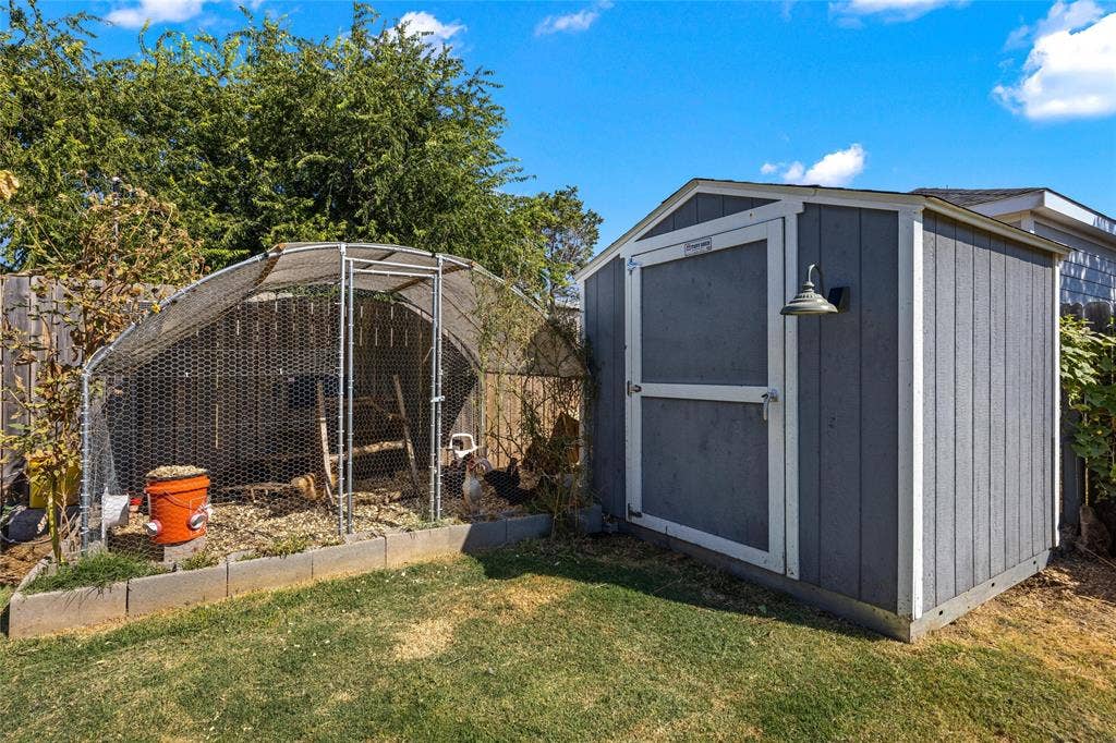 2605 Dove Trail, Granbury, TX 76048 2605 Dove Trail, Granbury, TX 76048