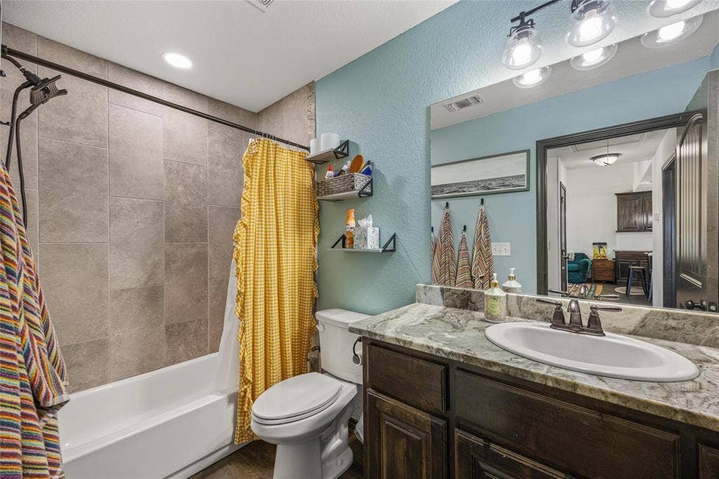 2605 Dove Trail, Granbury, TX 76048 2605 Dove Trail, Granbury, TX 76048