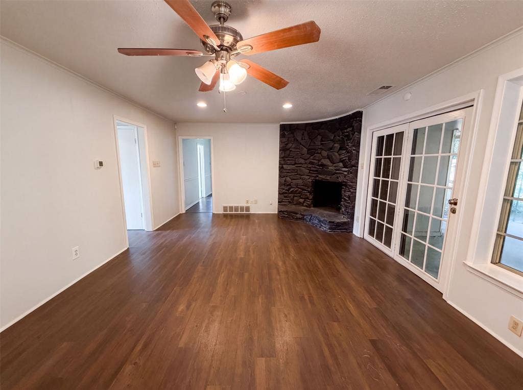 821 Glen Oaks Boulevard, Dallas, TX 75232 821 Glen Oaks Boulevard, Dallas, TX 75232