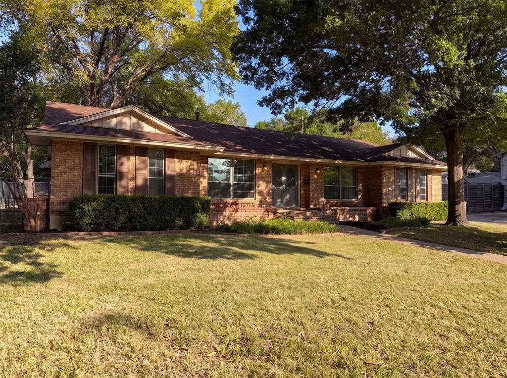 821 Glen Oaks Boulevard, Dallas, TX 75232 821 Glen Oaks Boulevard, Dallas, TX 75232
