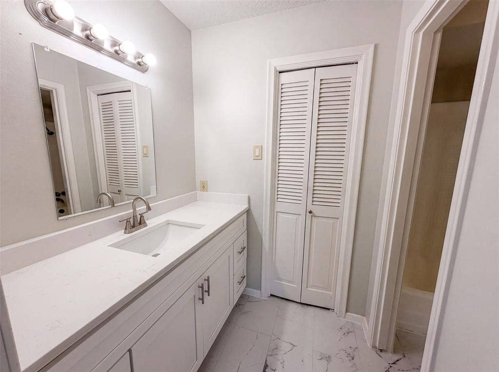 821 Glen Oaks Boulevard, Dallas, TX 75232 821 Glen Oaks Boulevard, Dallas, TX 75232