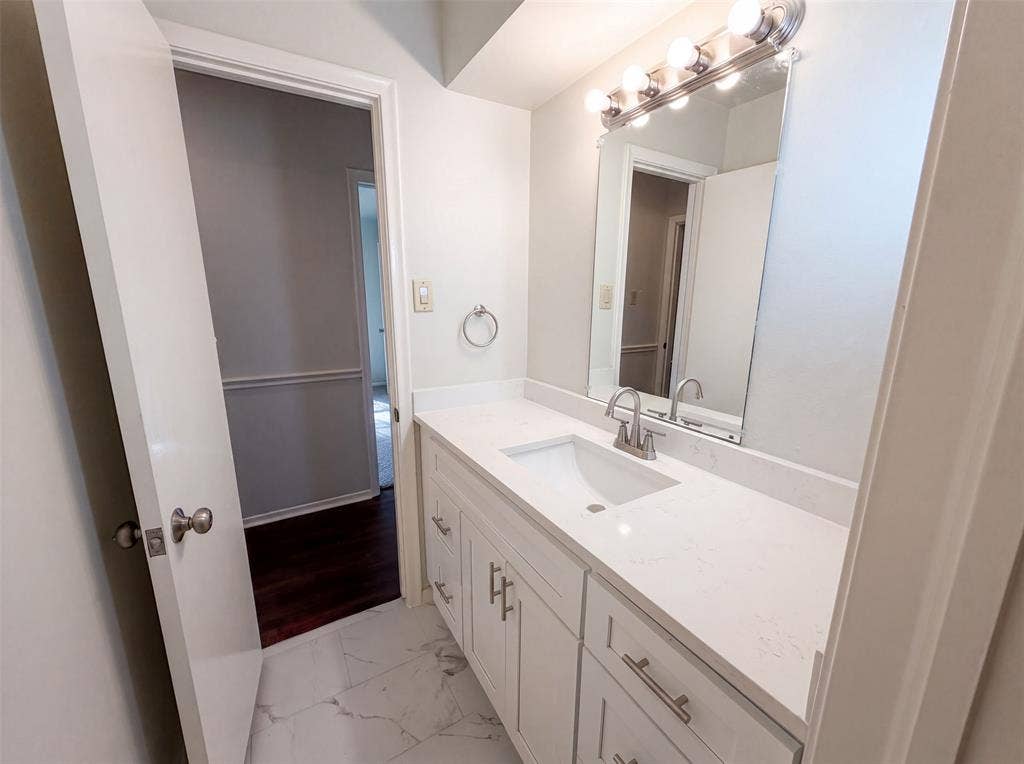 821 Glen Oaks Boulevard, Dallas, TX 75232 821 Glen Oaks Boulevard, Dallas, TX 75232