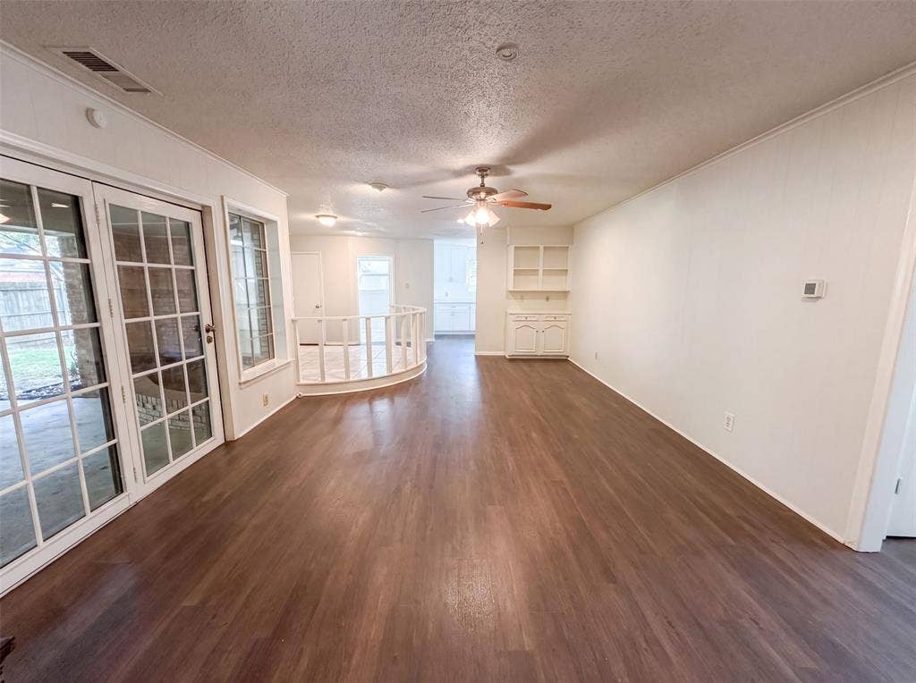 821 Glen Oaks Boulevard, Dallas, TX 75232 821 Glen Oaks Boulevard, Dallas, TX 75232