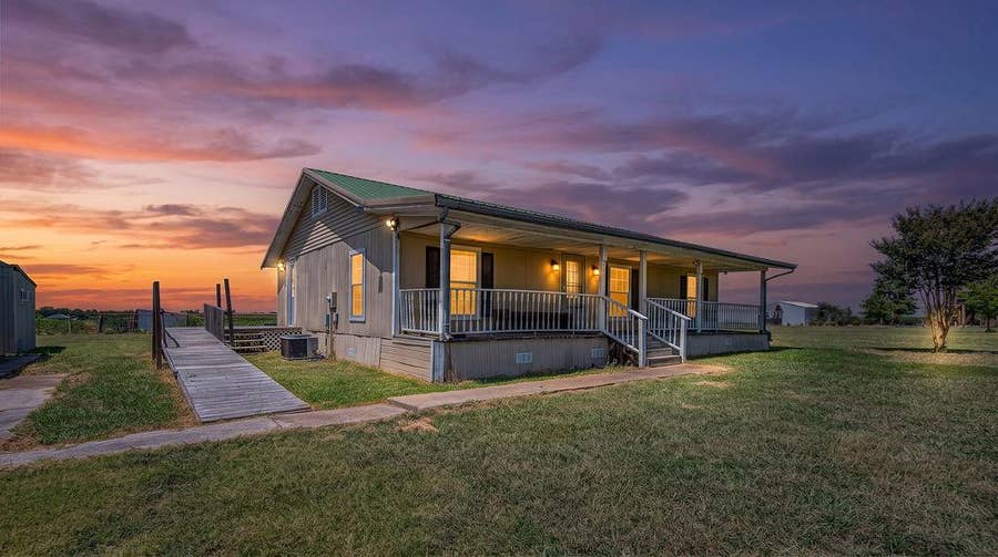 Property photo for 3332 County Road 1033, Greenville, TX
