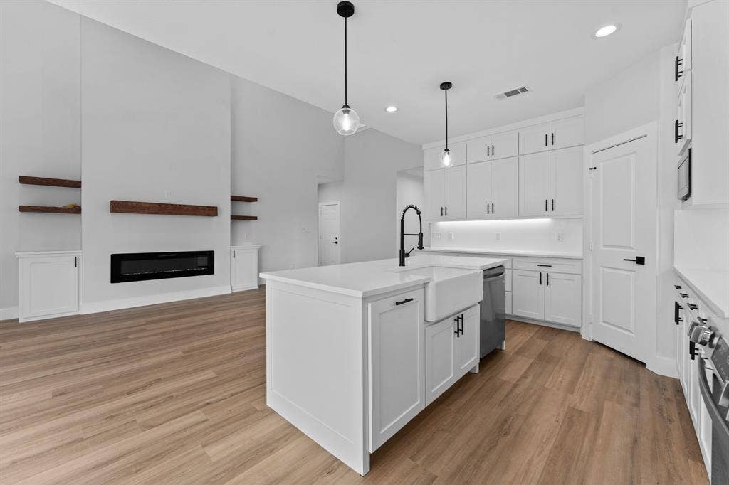 3825 Williamsburg Drive, Garland, TX 75043 3825 Williamsburg Drive, Garland, TX 75043