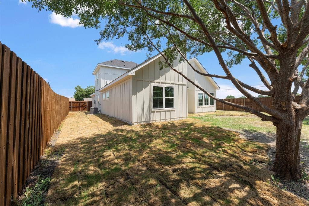 3825 Williamsburg Drive, Garland, TX 75043 3825 Williamsburg Drive, Garland, TX 75043