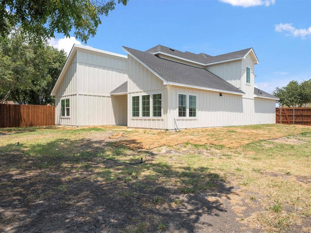 3825 Williamsburg Drive, Garland, TX 75043 3825 Williamsburg Drive, Garland, TX 75043