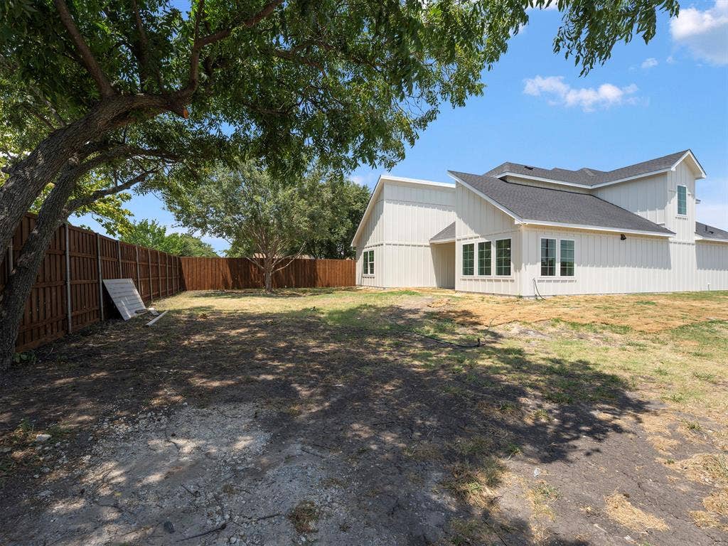 3825 Williamsburg Drive, Garland, TX 75043 3825 Williamsburg Drive, Garland, TX 75043