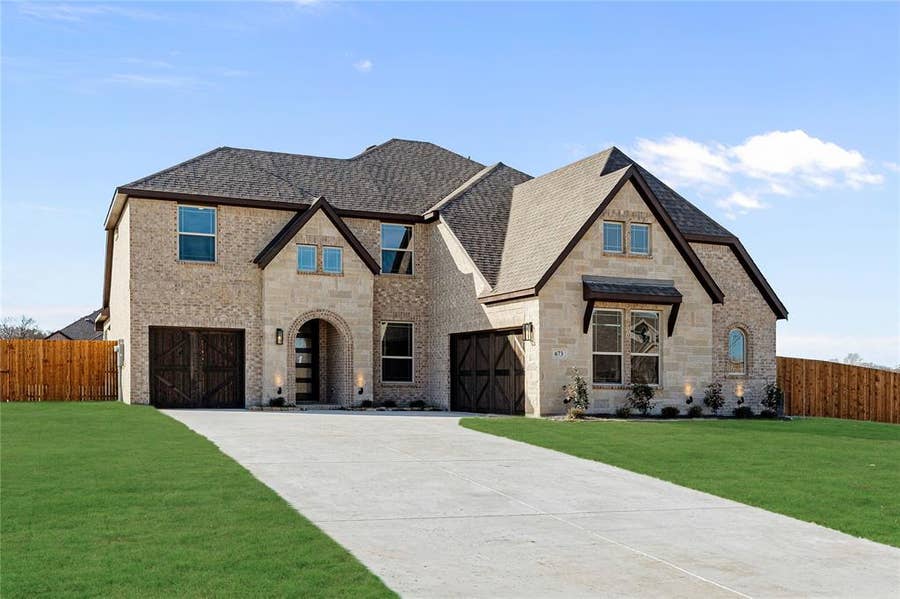 Property photo for 673 Serenity Lane, Red Oak, TX