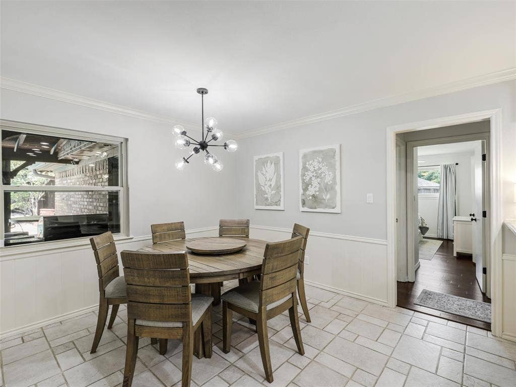 3617 Hackamore Court, Plano, TX 75023 Relax and enjoy meals with great view of pool and yard!