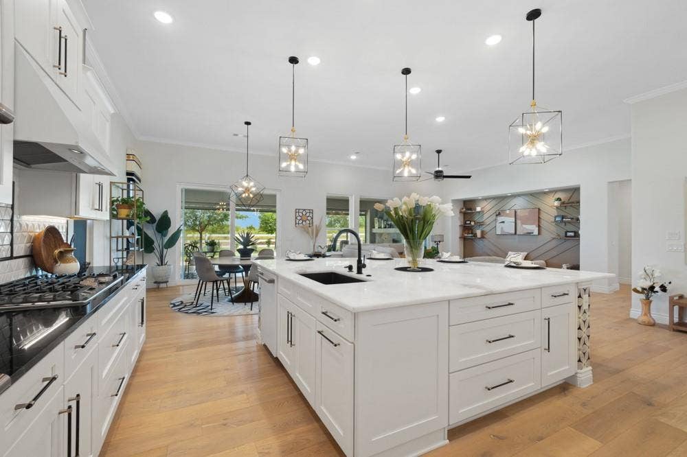 Stunning Kitchen Island adds seating and Extra Storage