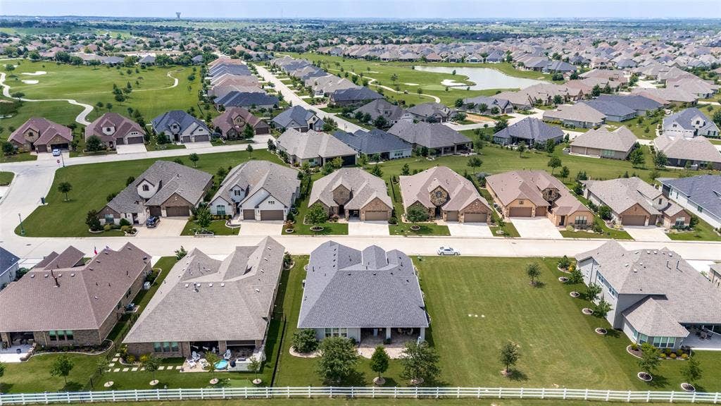 Golf Course Community in North Texas is well cared for