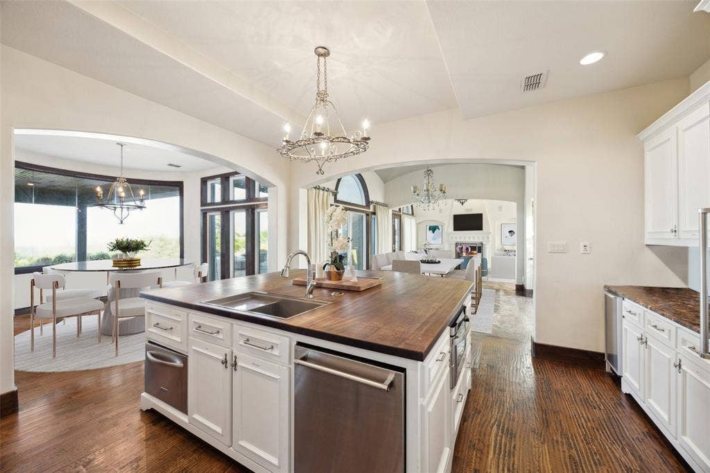 4473 Kelly Road, Aledo, TX 76008 Digitally Staged