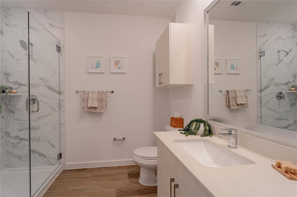 105 S Bishop Avenue, #105-2213, Dallas, TX 75208 105 S Bishop Avenue, #105-2213, Dallas, TX 75208