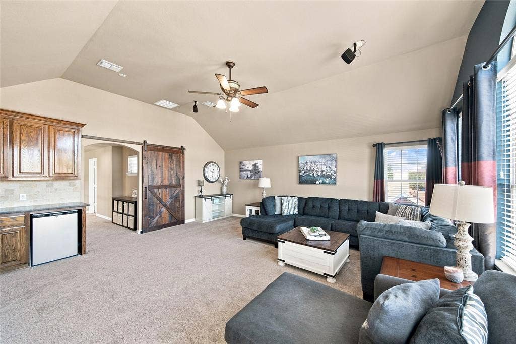 904 Cougar Drive, Allen, TX 75013 904 Cougar Drive, Allen, TX 75013